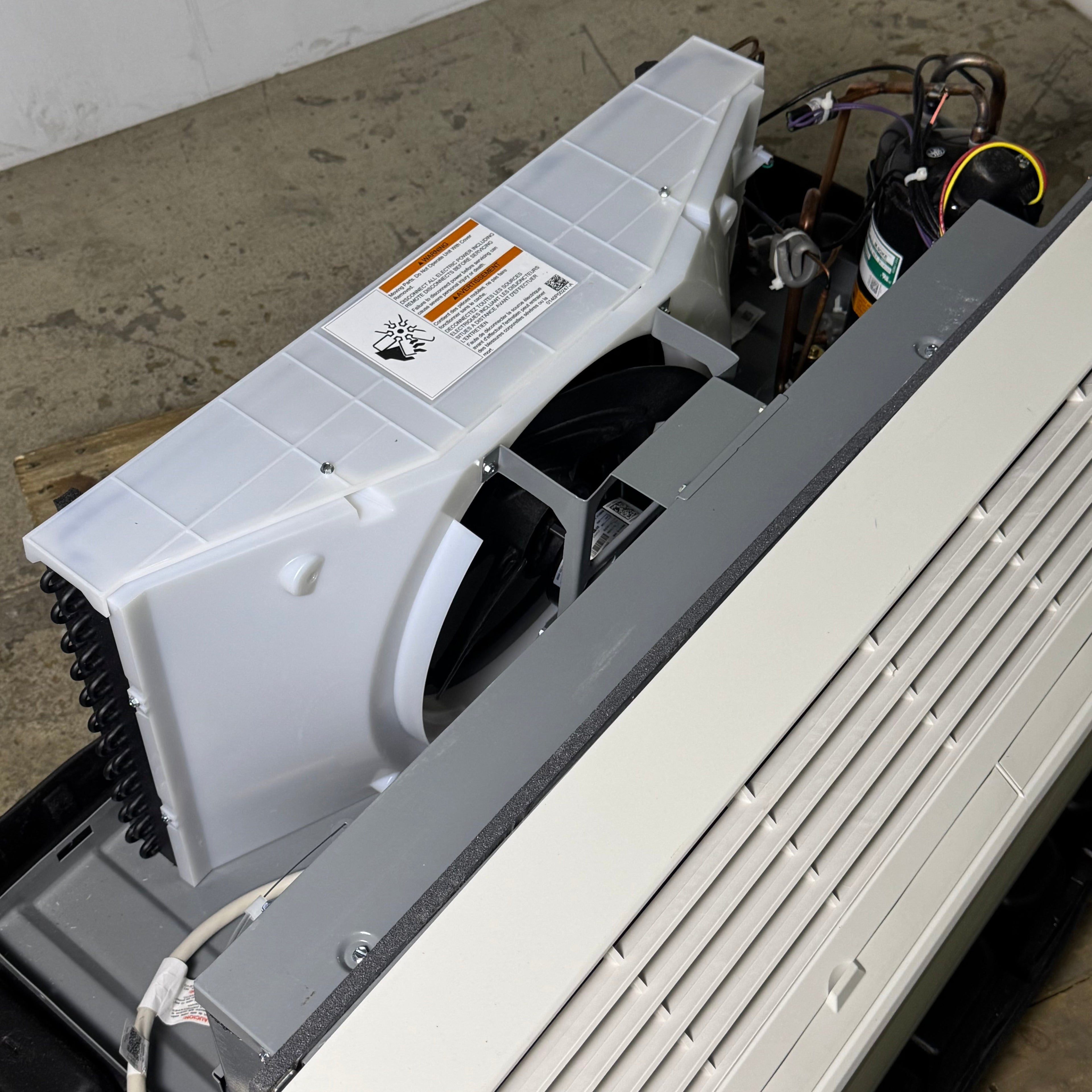 AMANA PTAC Wall Mounted Air Conditioner White 15000  BTUPTC153K35CXXX (New Other)